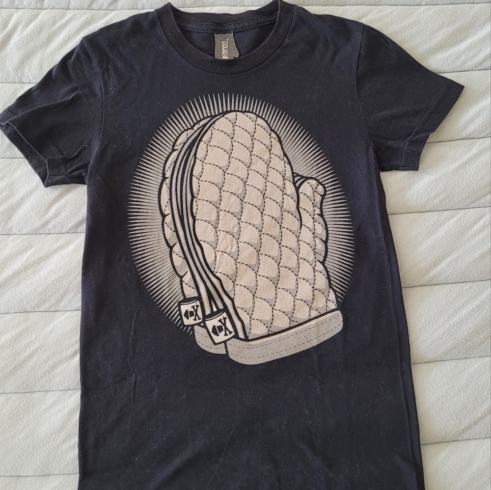 Johnny Cupcakes Tshirt - small